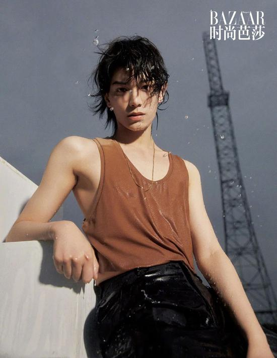 cr：微博@时尚芭莎