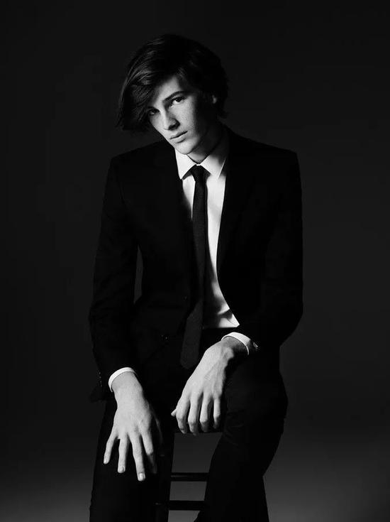 标准的 Hedi&nbsp;Slimane 男孩
