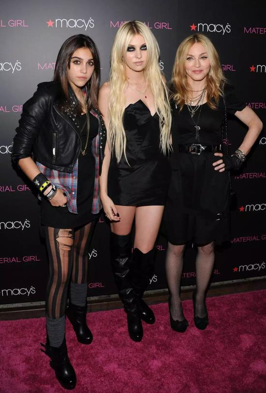 Madonna、大女儿Lourdes Leon 与“Material Girl” 的第一位代言人、”Gossip Girl” 的演员Taylor Momsen