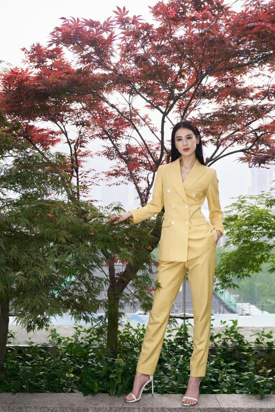 黄圣依 IN Tie For Her