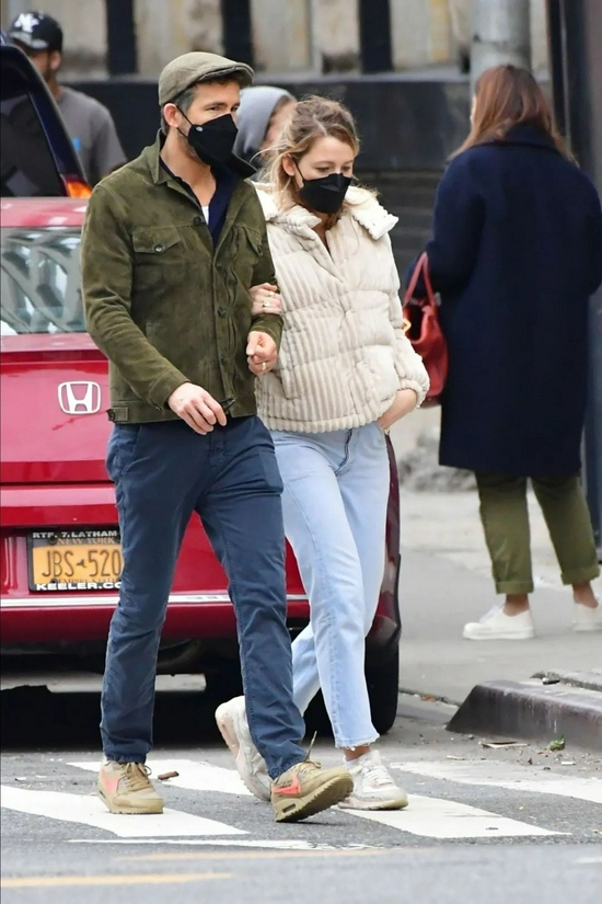 当地时间11月2日，Ryan Reynolds&Blake Lively现身纽约