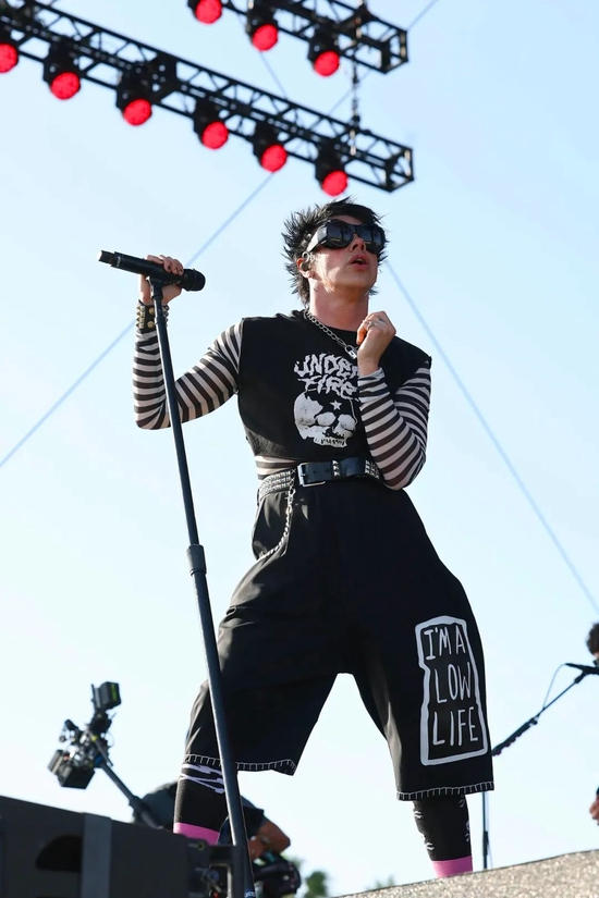  Yungblud&nbsp;/ Via&nbsp;VOGUE