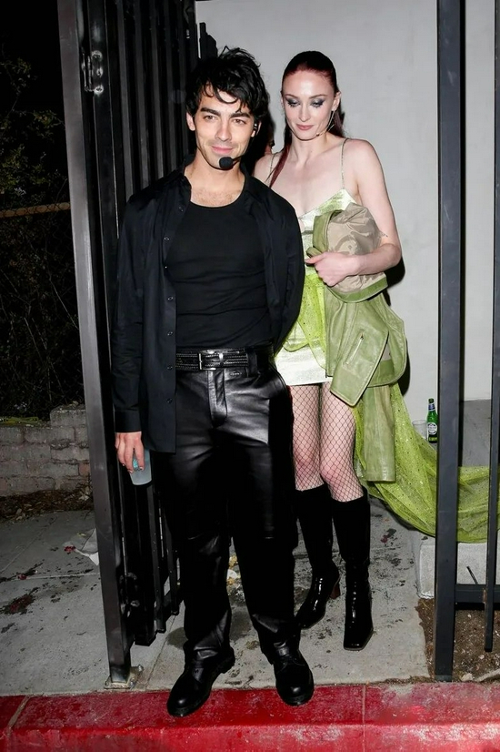 10月30日，Joe Jonas&Sophie Turner现身加州