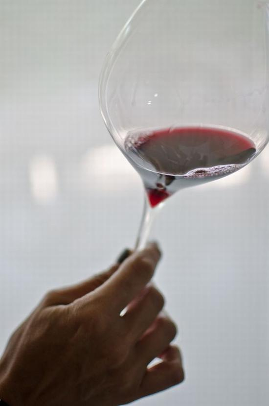 跟着舒淇喝红酒 变美还不简单？ 图片源自www.onehopewine. com