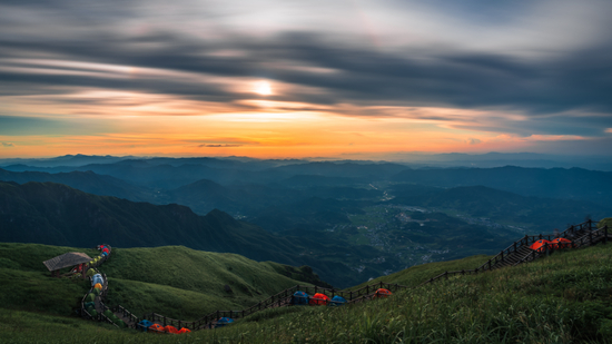  武功山的日落@图虫创意