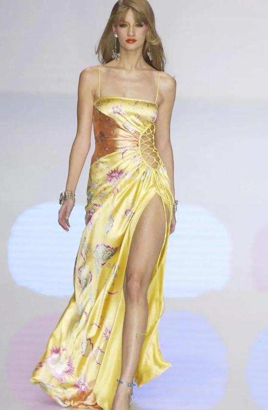 Valentino Spring 2004