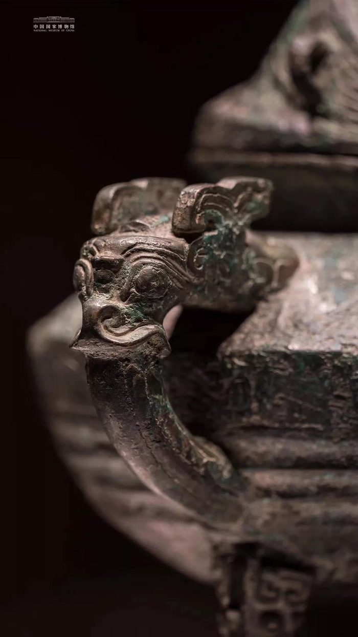 鉴赏｜西周珍贵文物青铜“虎鎣”_手机新浪网