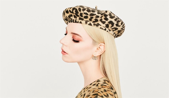 迪奥全球时装与彩妆品牌大使Anya Taylor-Joy