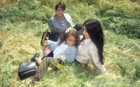 North West与Kim Kardashian早前曾为Fendi拍摄广告大片
