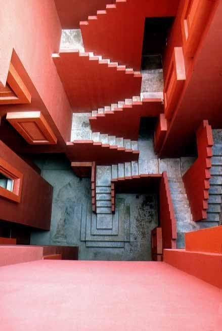 西班牙La Muralla Roja 图片来源自scontent-b-fra.xx.fbcdn.net