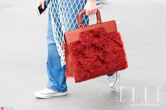 春节没有“红包”怎么行？刘雯过年准备背这一款
