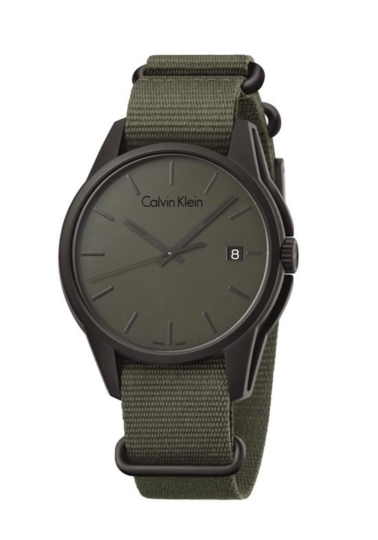 Calvin Klein tone格调系列男士腕表军绿色 RMB2200，图片来源于品牌。