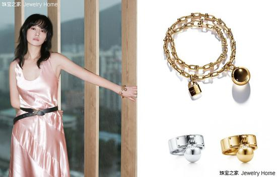 谭卓佩戴Tiffany&nbsp;& Co。蒂芙尼&nbsp;Hard Wear系列&nbsp;手链和戒指