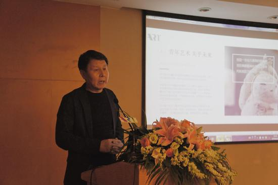 广州华艺大艺文化艺术发展有限公司董事总裁李峰先生为大家介绍大艺博的定位和使命