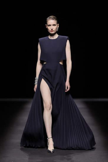 向新而生向远而行南山智尚和合系列面料时装秀发布