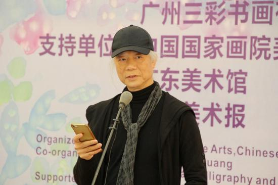 本次展览策展人何建成先生致辞