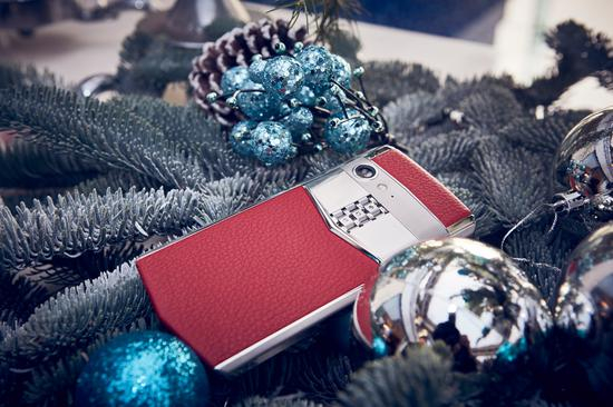 VERTU ASTER P 巴洛克系列树莓红小牛皮手机