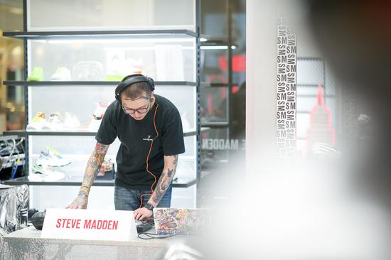 DJ现场即兴打碟