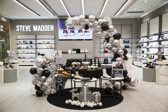 STEVE MADDEN上海环球港形象店