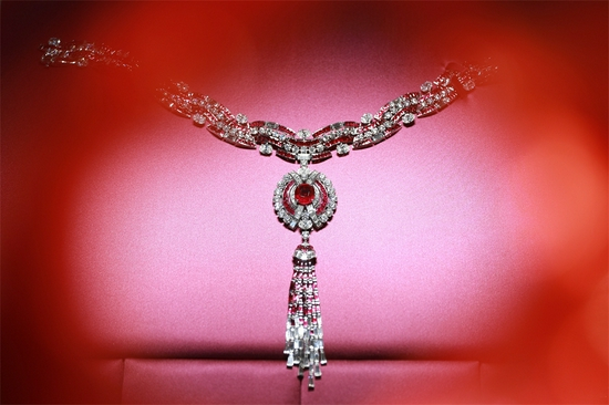 宝格丽Magnifica绮珍意宝高级珠宝系列Ruby Metamorphosis红宝石蜕变项链