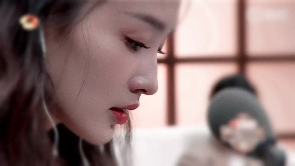 李沁虽然流了很多眼泪，妆容却依然完好如初