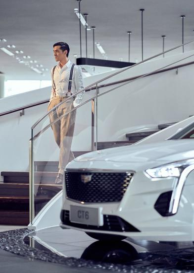 胡歌造访凯迪拉克品牌空间Cadillac House，完成全新广告的拍摄