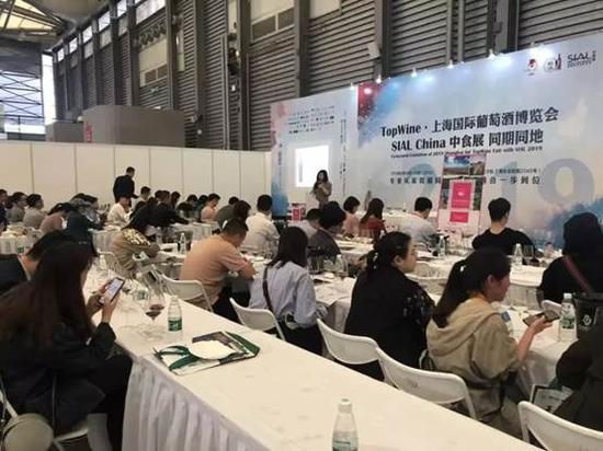 现场感受到来宾学习葡萄酒浓厚的热情