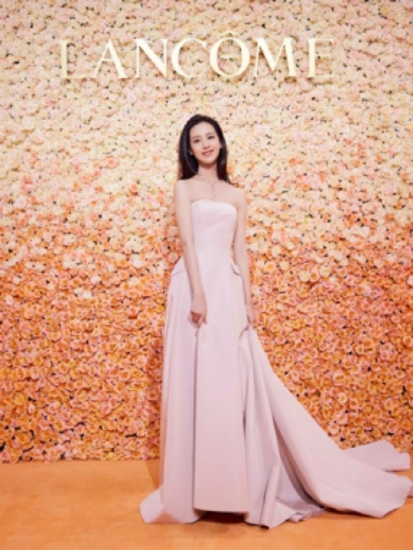 陈都灵