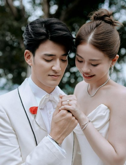 李铢衔James 马嘉莹夫妇