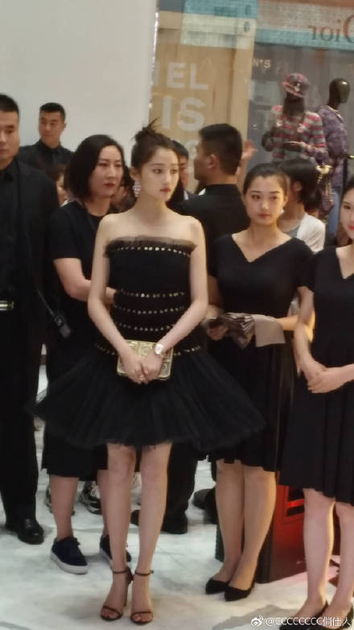 关晓彤生图