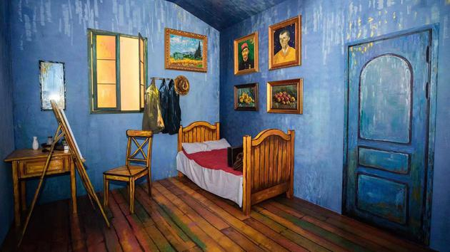 　　印象派沉浸式互动艺术展“L‘atelier 光绘美术馆”于王府中環东座二层华丽亮相。展览高度还原了印象派名画中的经典场景与人物，带领宾客们一秒穿越至19世纪名画中的法国。