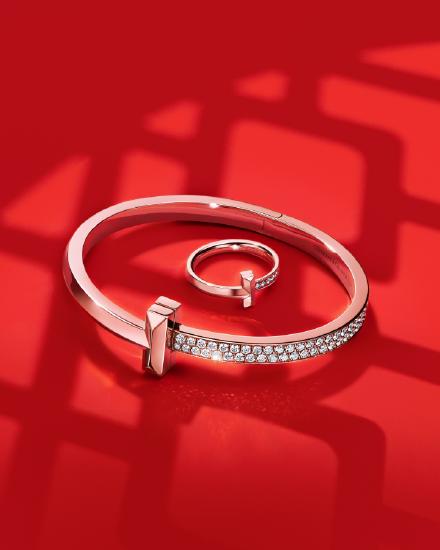 Tiffany & Co. 蒂芙尼T1系列18K玫瑰金镶钻宽式手镯， 18K 玫瑰金镶钻戒指
