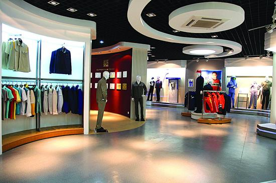 圣华盾新品防护服展示