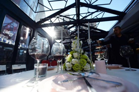 天津大悦城首条室外街区“IF街”启幕