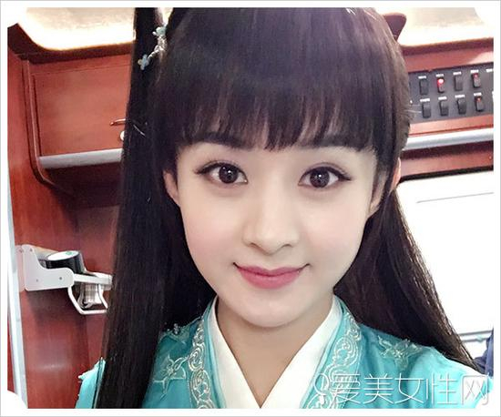 赵丽颖曝《青云志》片场照 肌肤好到掐出水