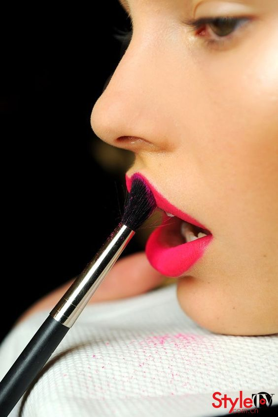 表现不出唇膏的质地