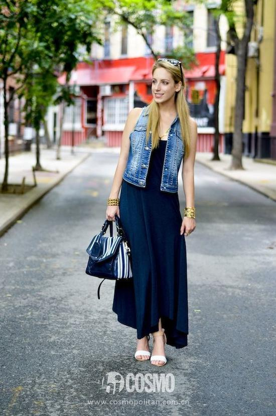 牛仔马甲搭配长裙