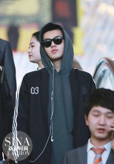 吴亦凡机场街拍