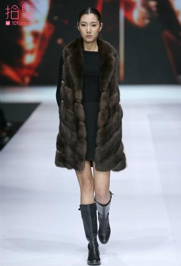 “拾髦”皮草电商平台发布会现场