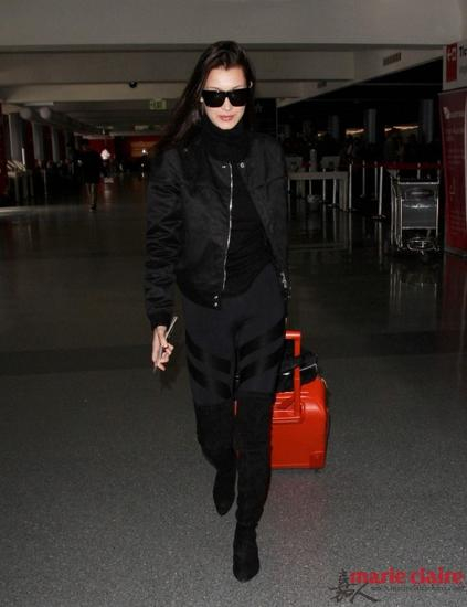 贝拉·哈迪德 （Bella Hadid）现身机场