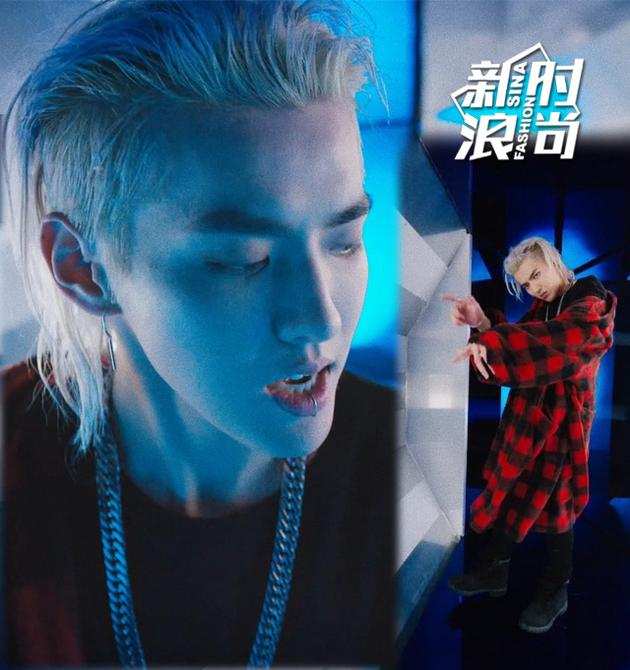 吴亦凡银白色长发造型