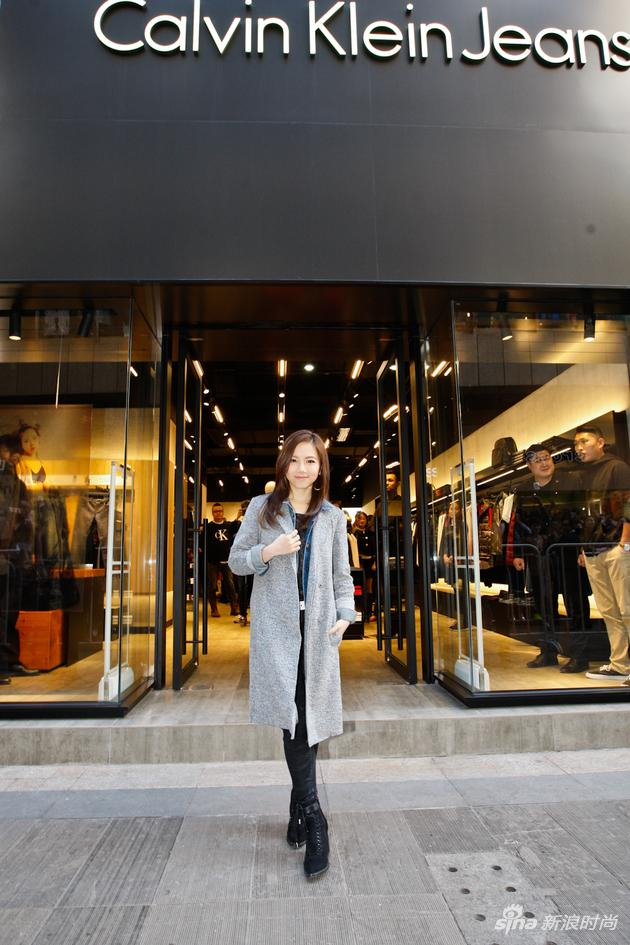 邓紫棋出席Calvin Klein昆明新店开幕活动