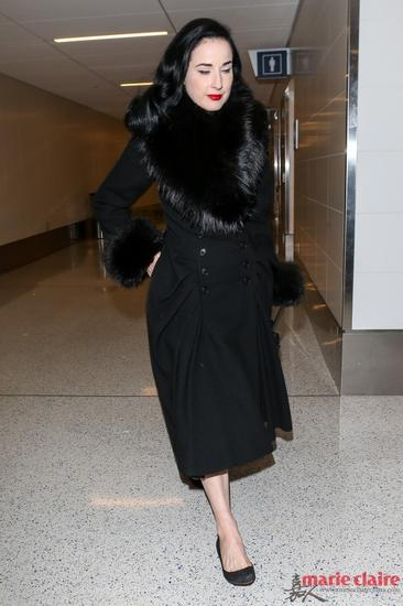 蒂塔-万提斯（DITA VON TEESE）出街