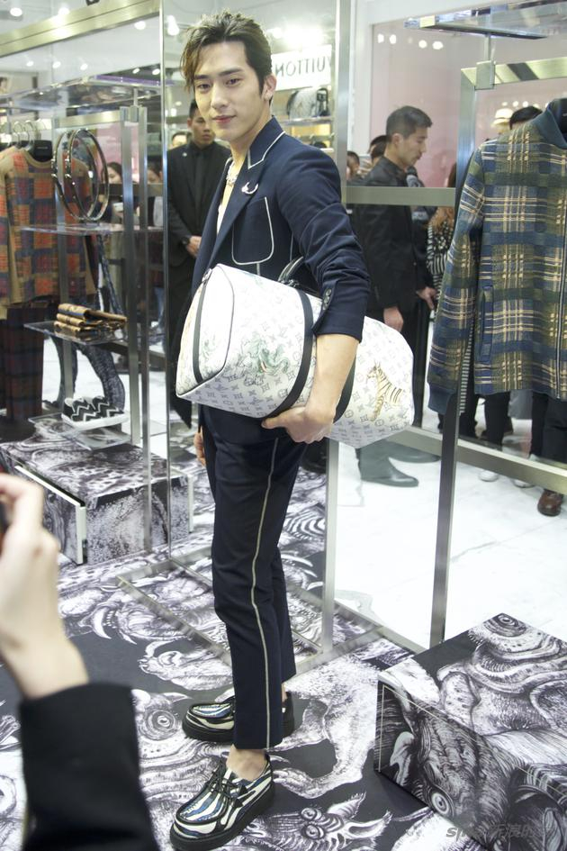 井柏然助阵路易威登北京SKP特别限时店