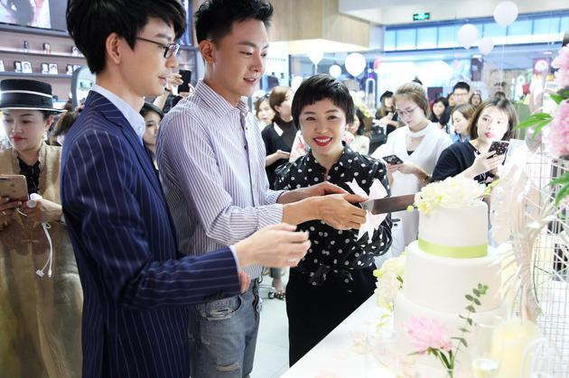 天真蓝董事长周扬、青年演员张皓然、岳晓琳