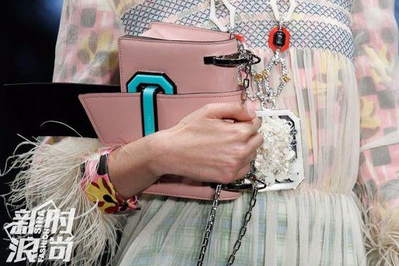 prada ribbon系列包包