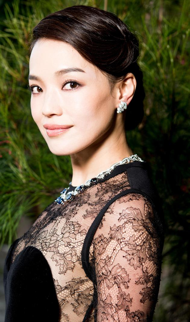 舒淇深V高开叉齐上阵 女神气场全开