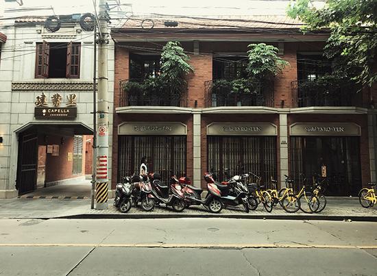 餐厅就在建业里嘉佩乐酒店门边