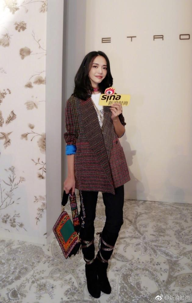 姚晨尽显女王范儿 亮相ETRO秀场