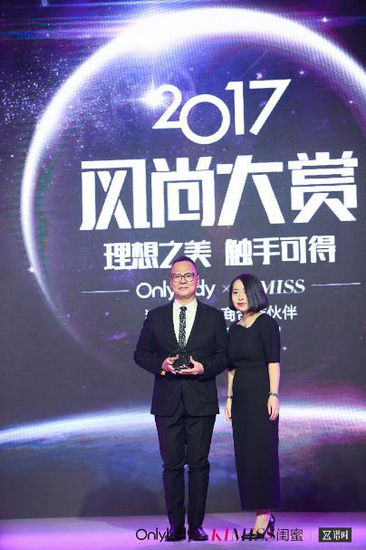 左：Andy Creation创始人国际彩妆界殿堂级人物Andy老师；右：OnlyLady副总裁李枚涓